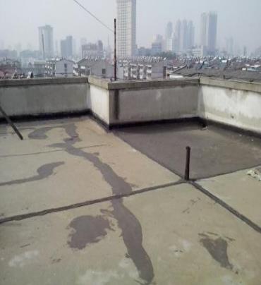 新密漏水维修 楼顶漏水是什么原因，楼顶漏水维修方法是什么?